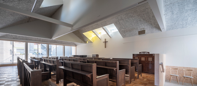 インマヌエル板橋教会礼拝堂とトップライト